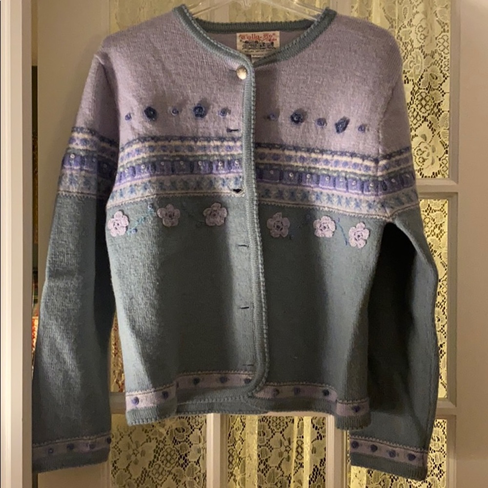Women’s 100% wool cardigan sweater